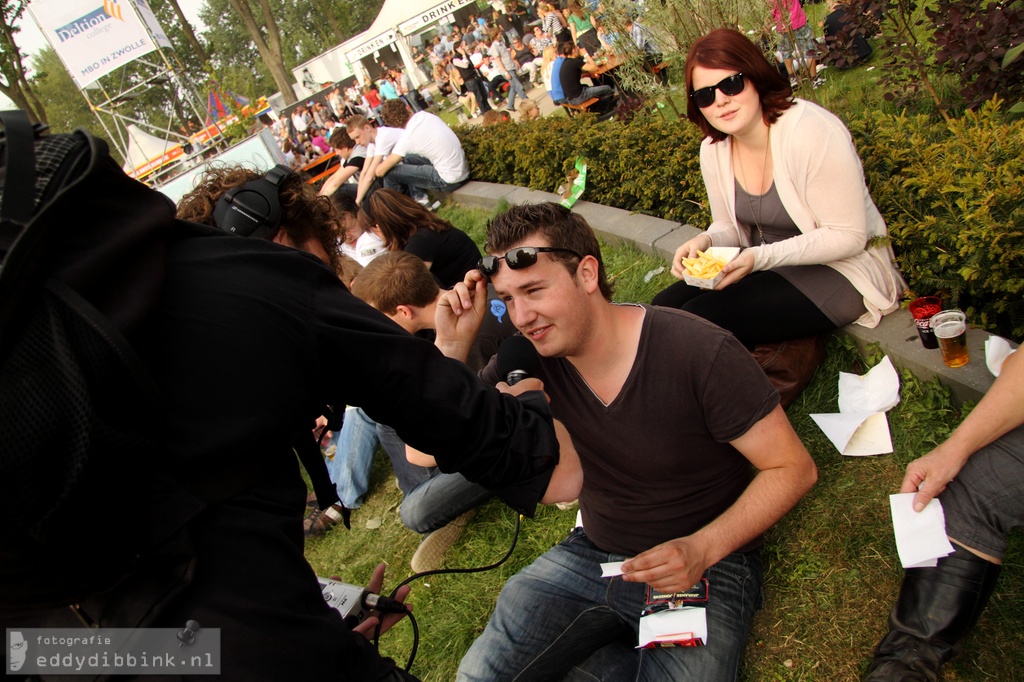 2011-05-05 Interviews voor Deventer Radio - publiek, met Daan van Dussen - Bevrijdingsfestival, Zwolle 011